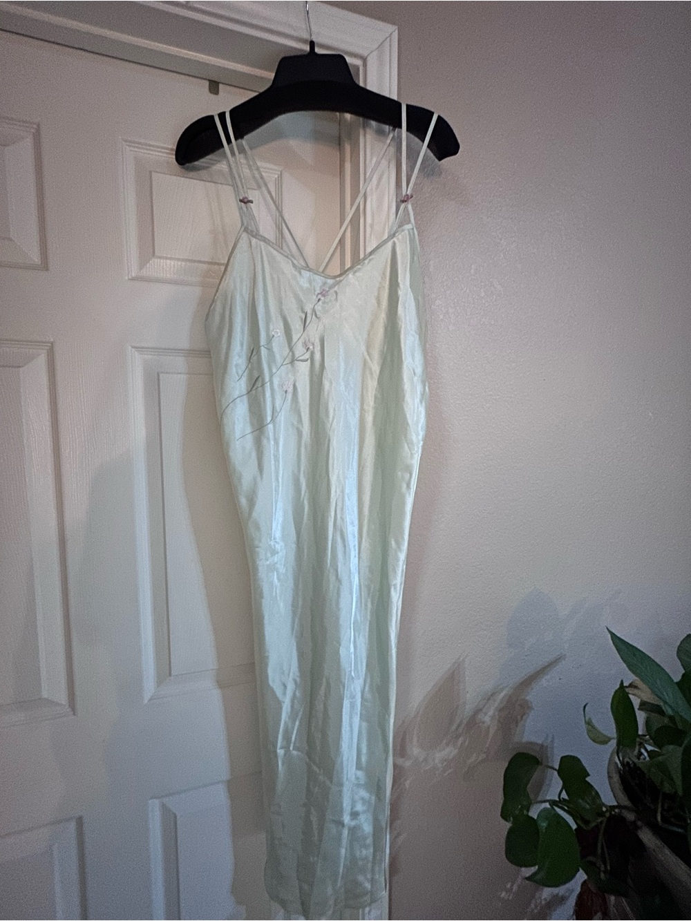 Beautiful Ladies nightgown, Size L - Picture 8 of 9